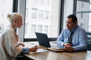 SDE vs EBITDA vs Cash Flow: Differences, Formulas & Business Valuation Use